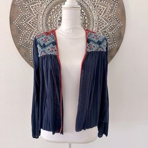 AMERICAN EAGLE embroidered boho open front lightweight jacket. Size medium.